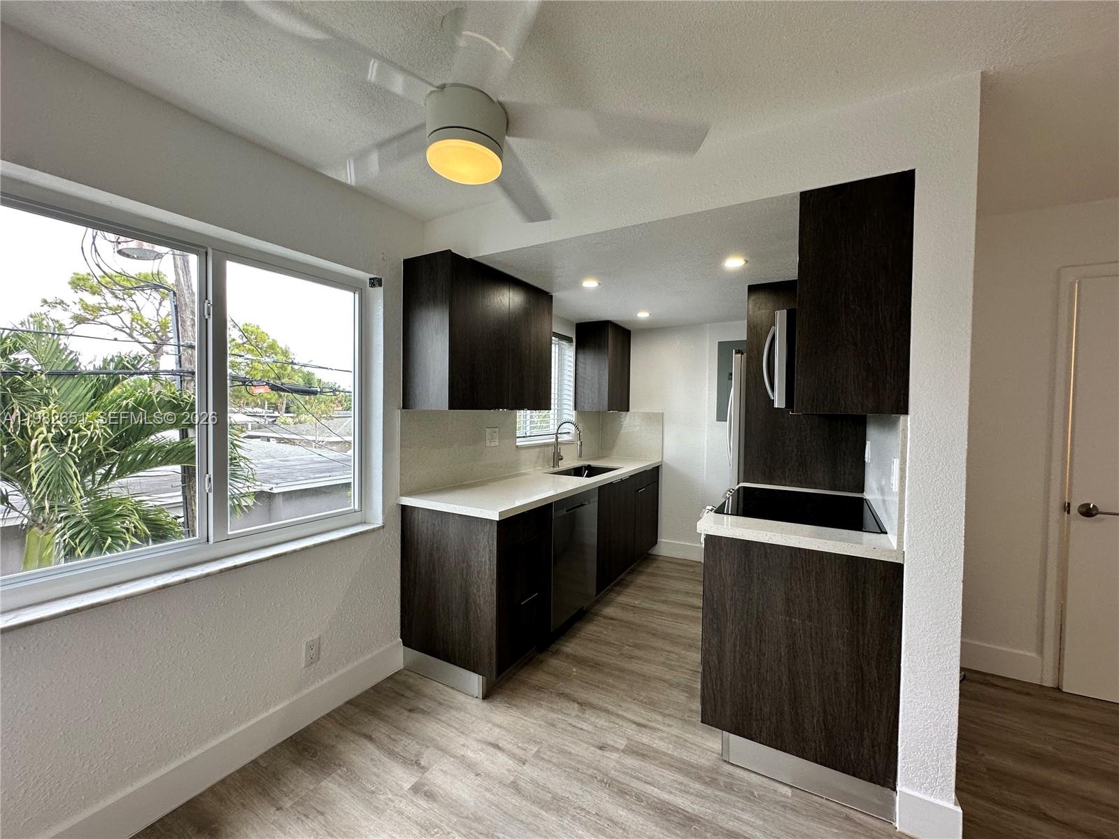 LAUDERDALE PARK 6-33 1/2 - Residential Lease