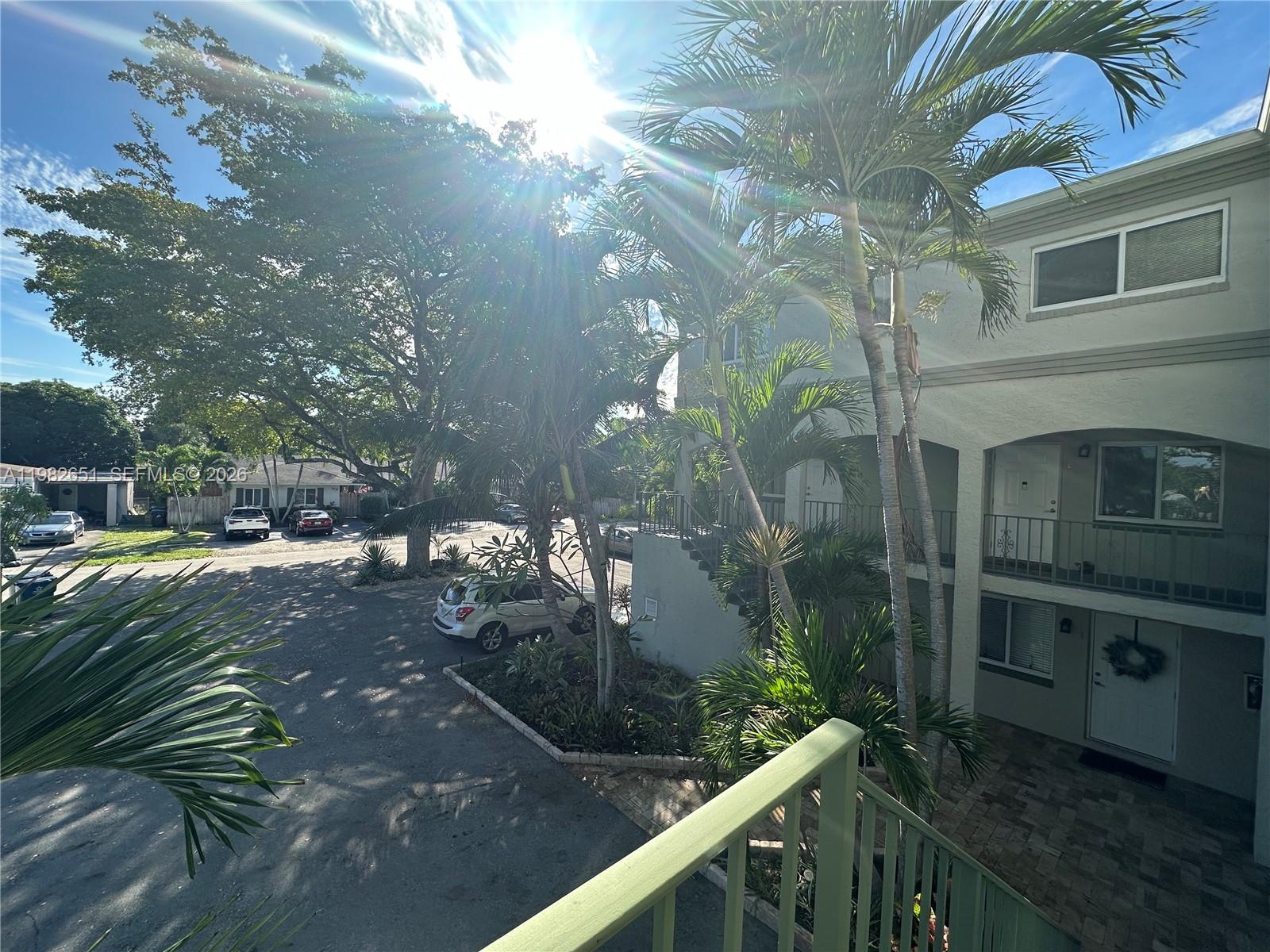 LAUDERDALE PARK 6-33 1/2 - Residential Lease