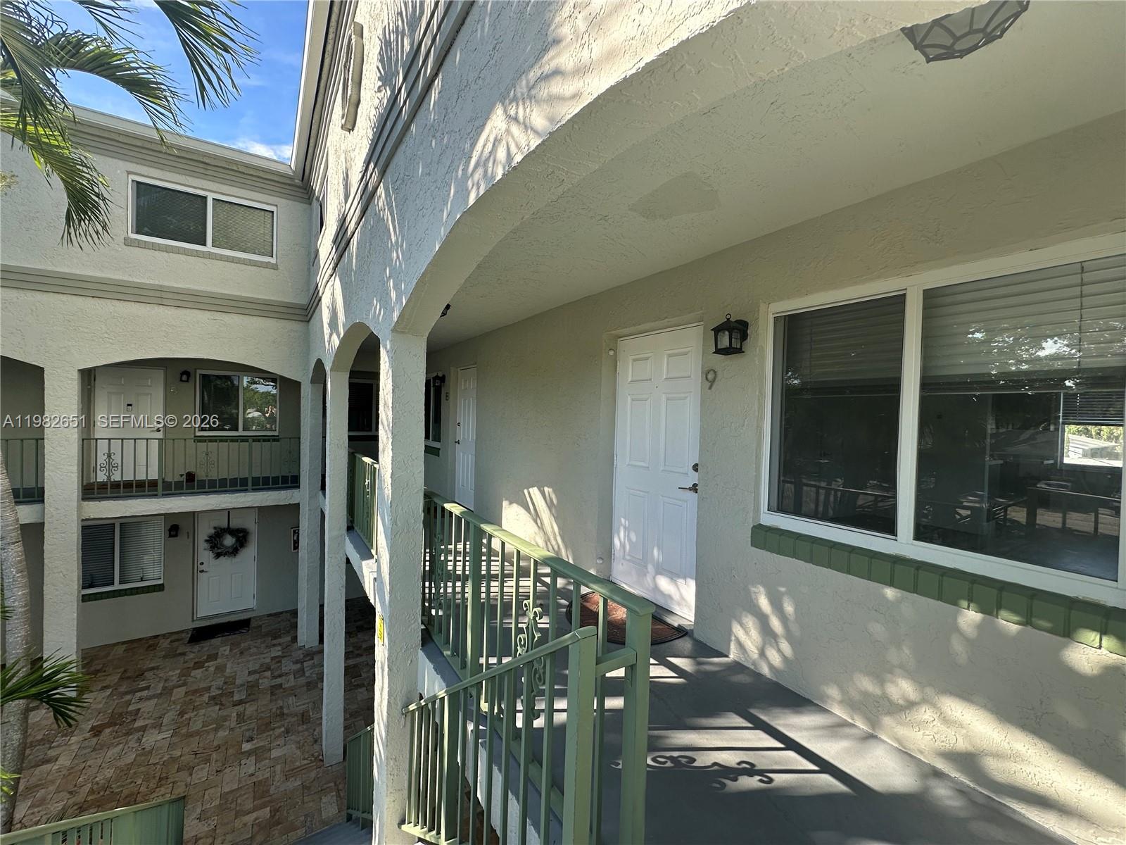 LAUDERDALE PARK 6-33 1/2 - Residential Lease