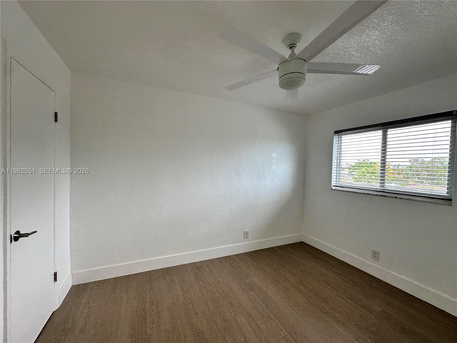 LAUDERDALE PARK 6-33 1/2 - Residential Lease