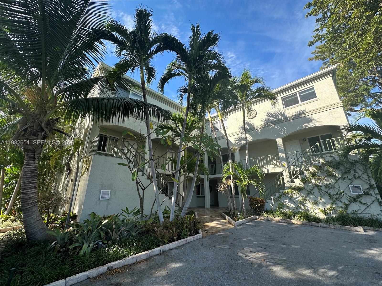 LAUDERDALE PARK 6-33 1/2 - Residential Lease