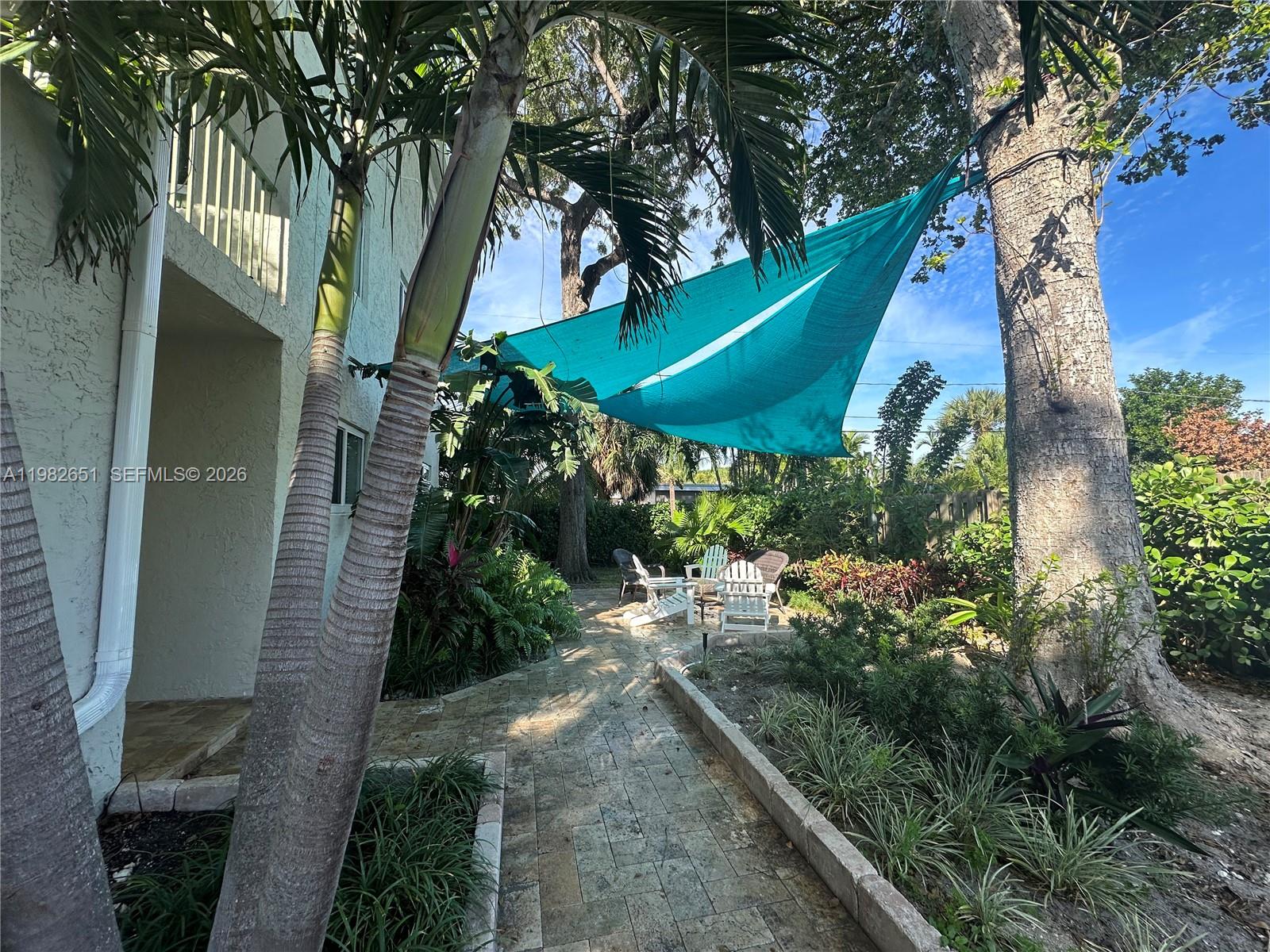 LAUDERDALE PARK 6-33 1/2 - Residential Lease