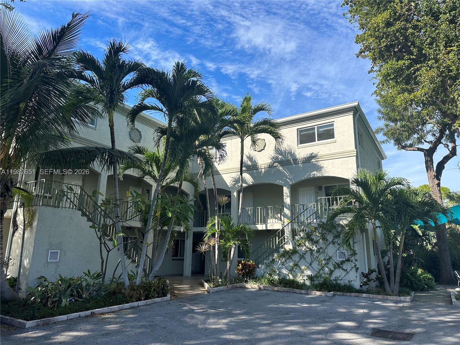 LAUDERDALE PARK 6-33 1/2 - Residential Lease