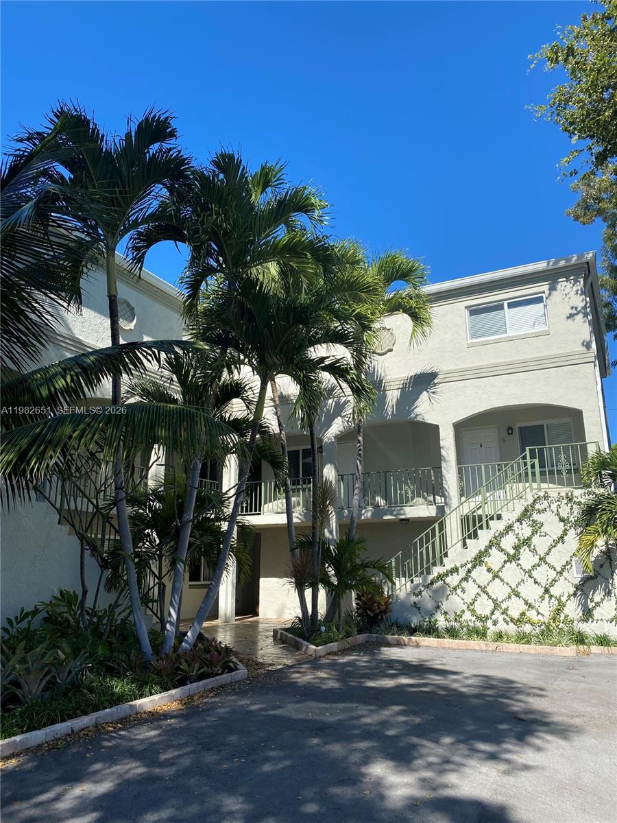 LAUDERDALE PARK 6-33 1/2 - Residential Lease