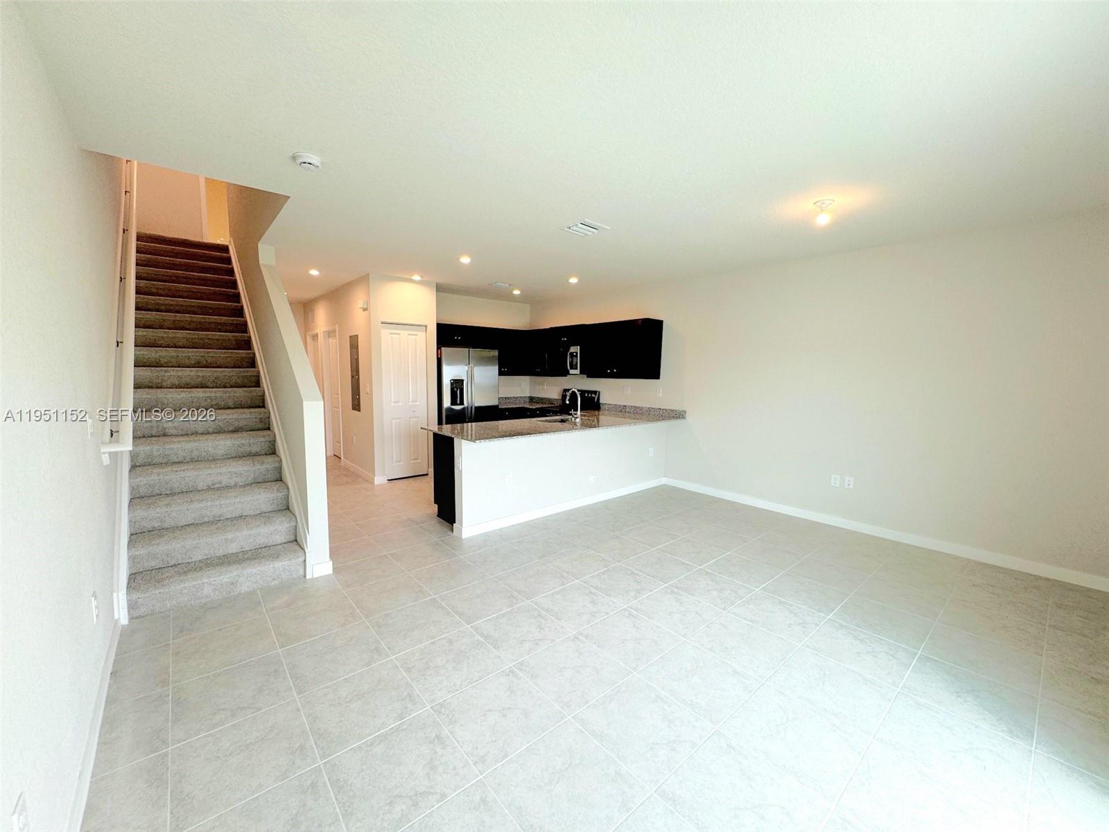 1054 NW 6 St 1054, Florida City, FL, 33034/$355,000 4 1054 NW 6 St 1054