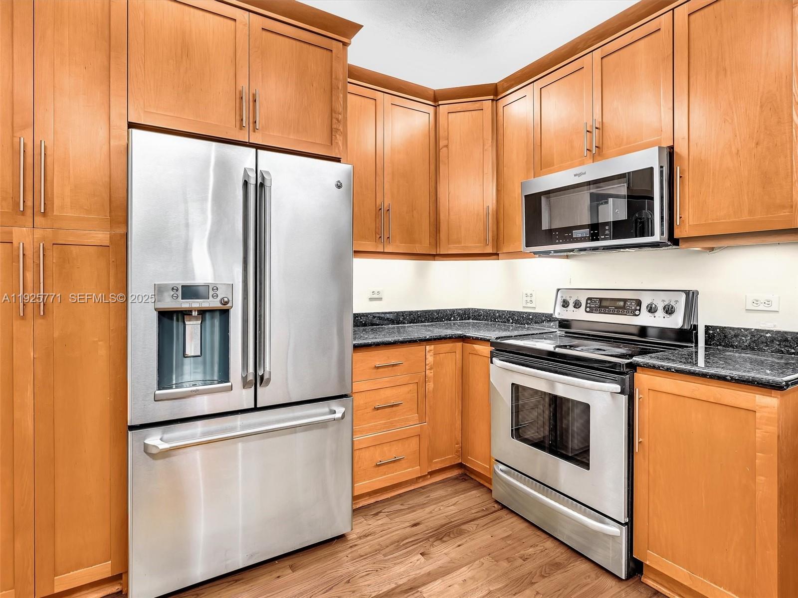 MID GOLF SUB - Residential Lease