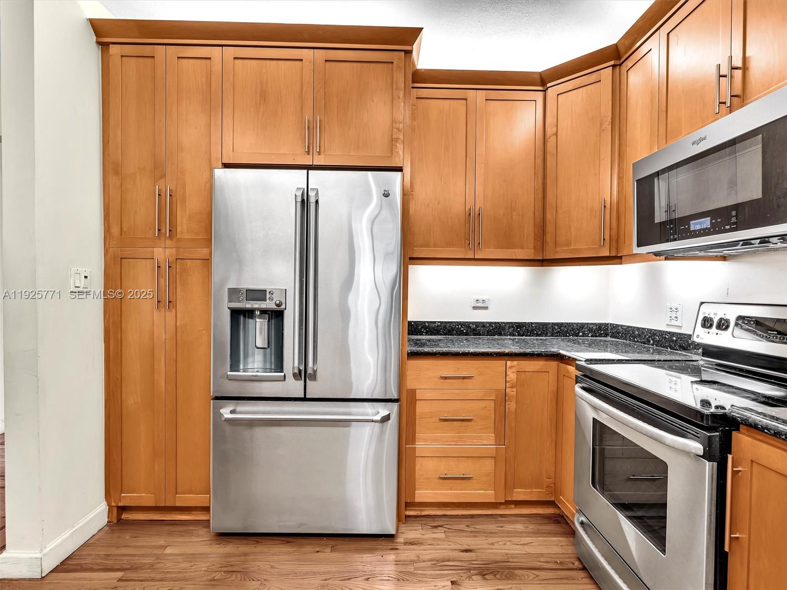 MID GOLF SUB - Residential Lease