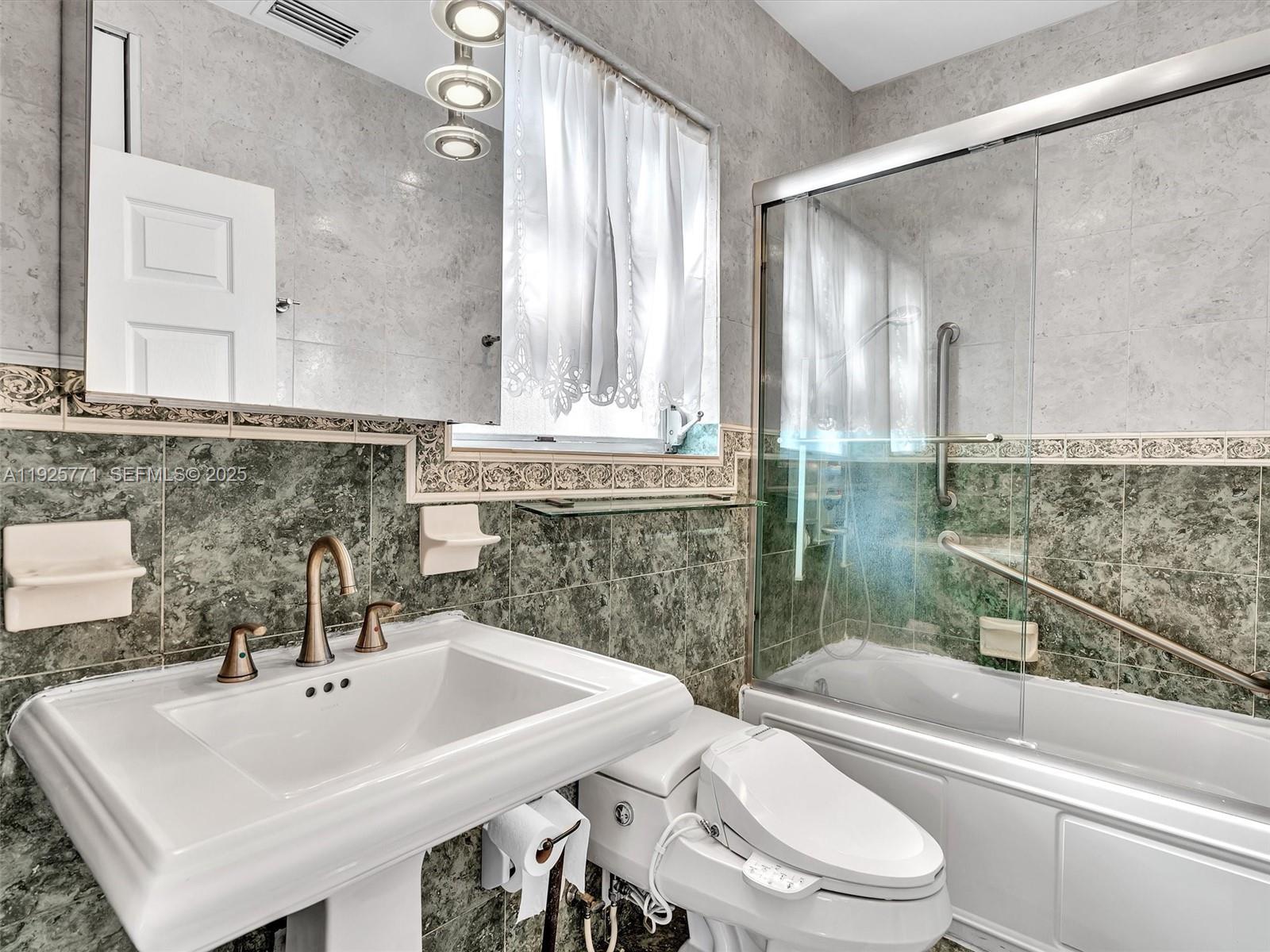 MID GOLF SUB - Residential Lease