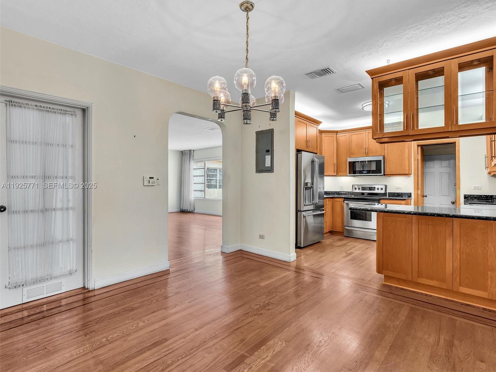 MID GOLF SUB - Residential Lease