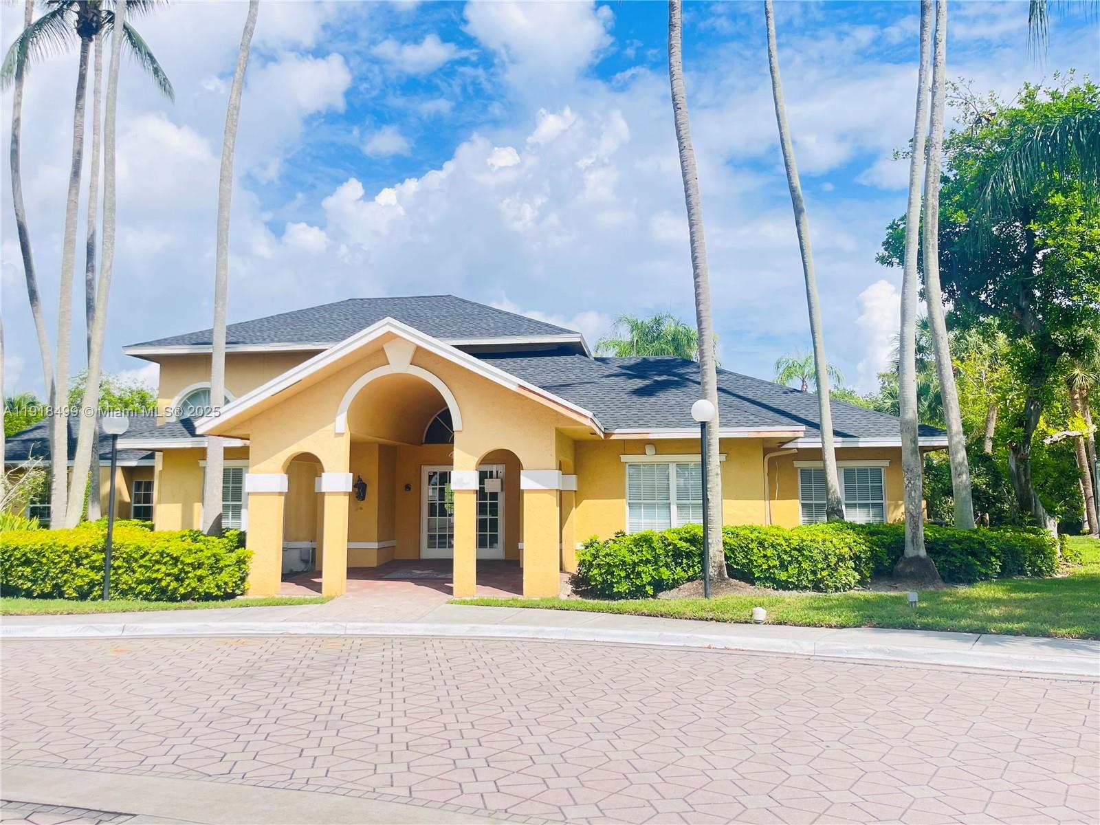 WINDWARD LAKES CONDO - Residential Lease