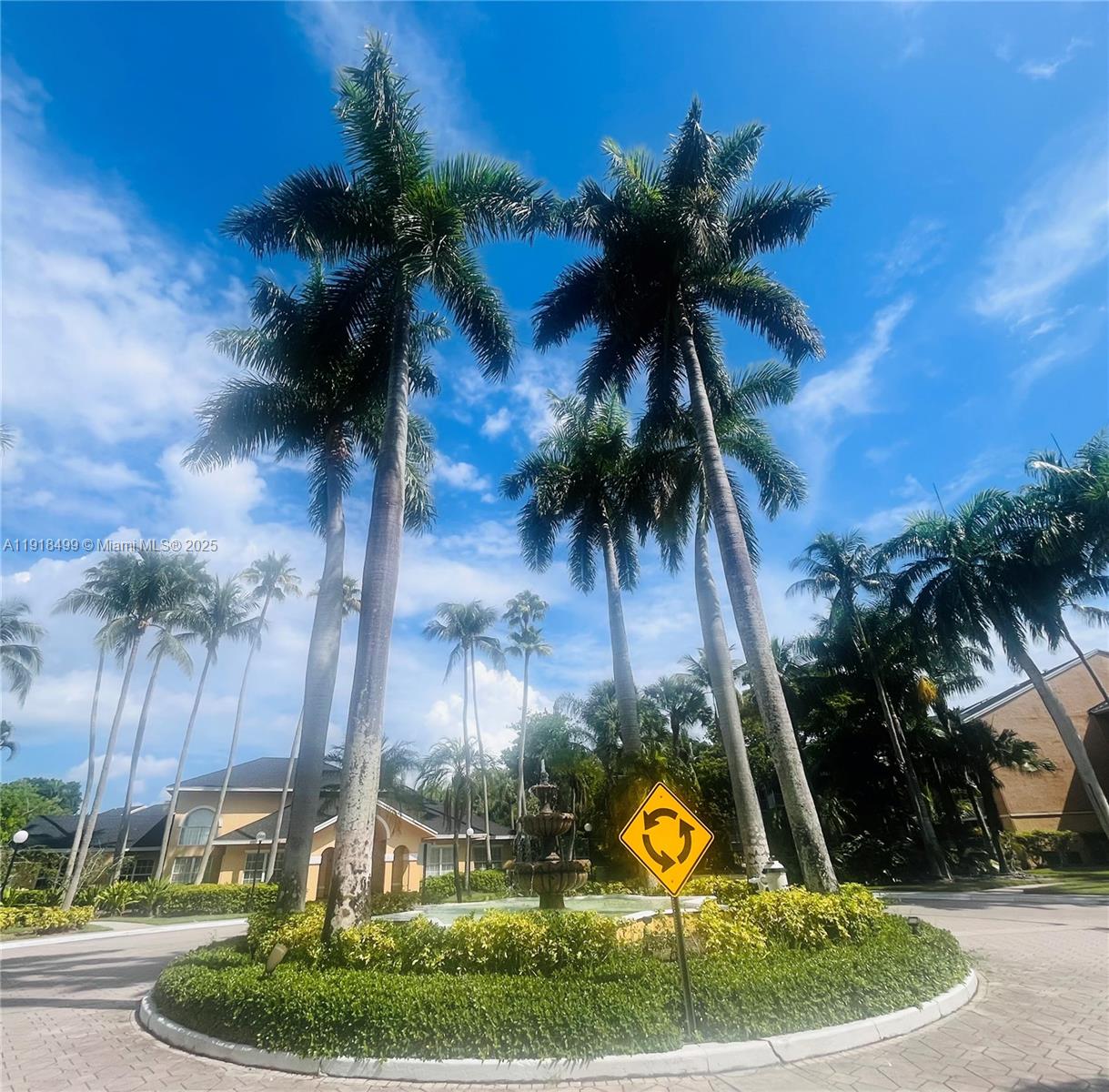 WINDWARD LAKES CONDO - Residential Lease