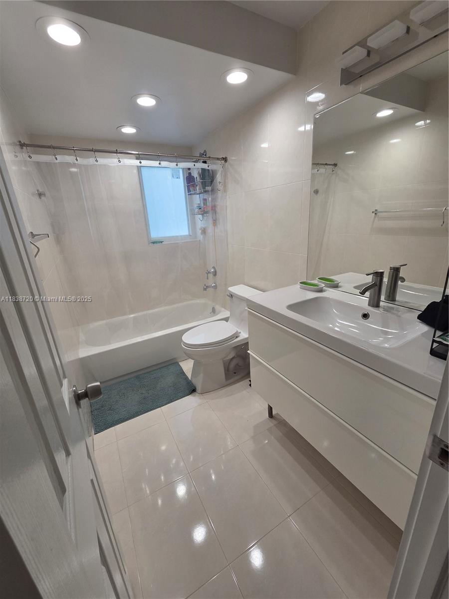 MEADOWBROOK TOWERS CONDO - Residential