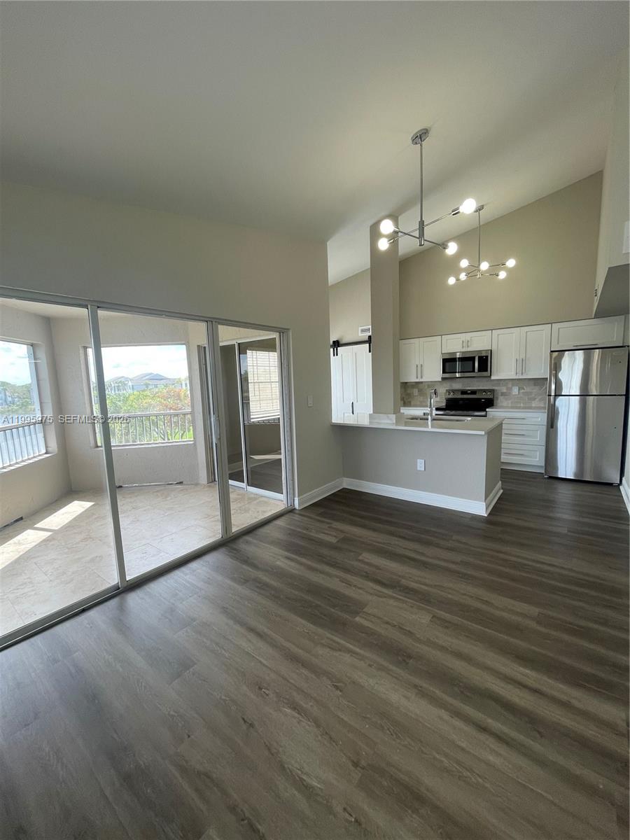 LAKEVIEW CLUB CONDO - Residential Lease