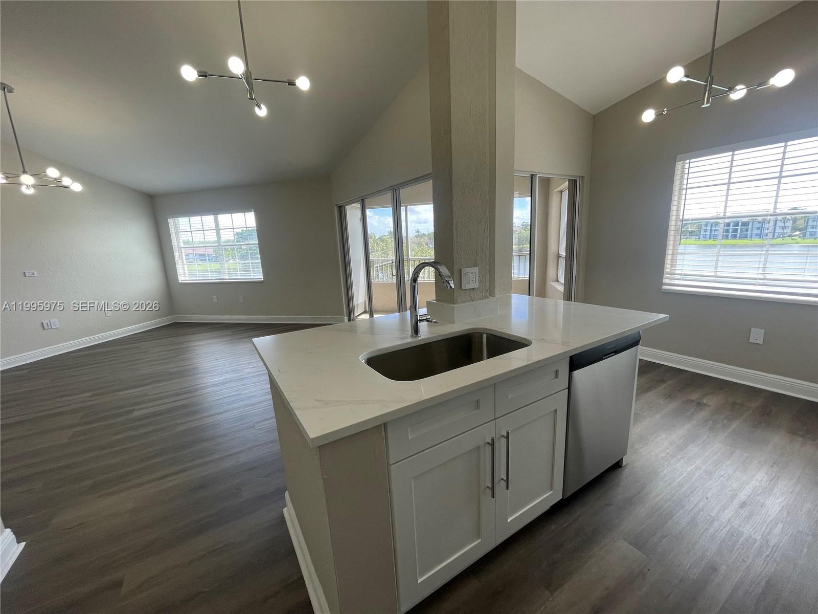 LAKEVIEW CLUB CONDO - Residential Lease