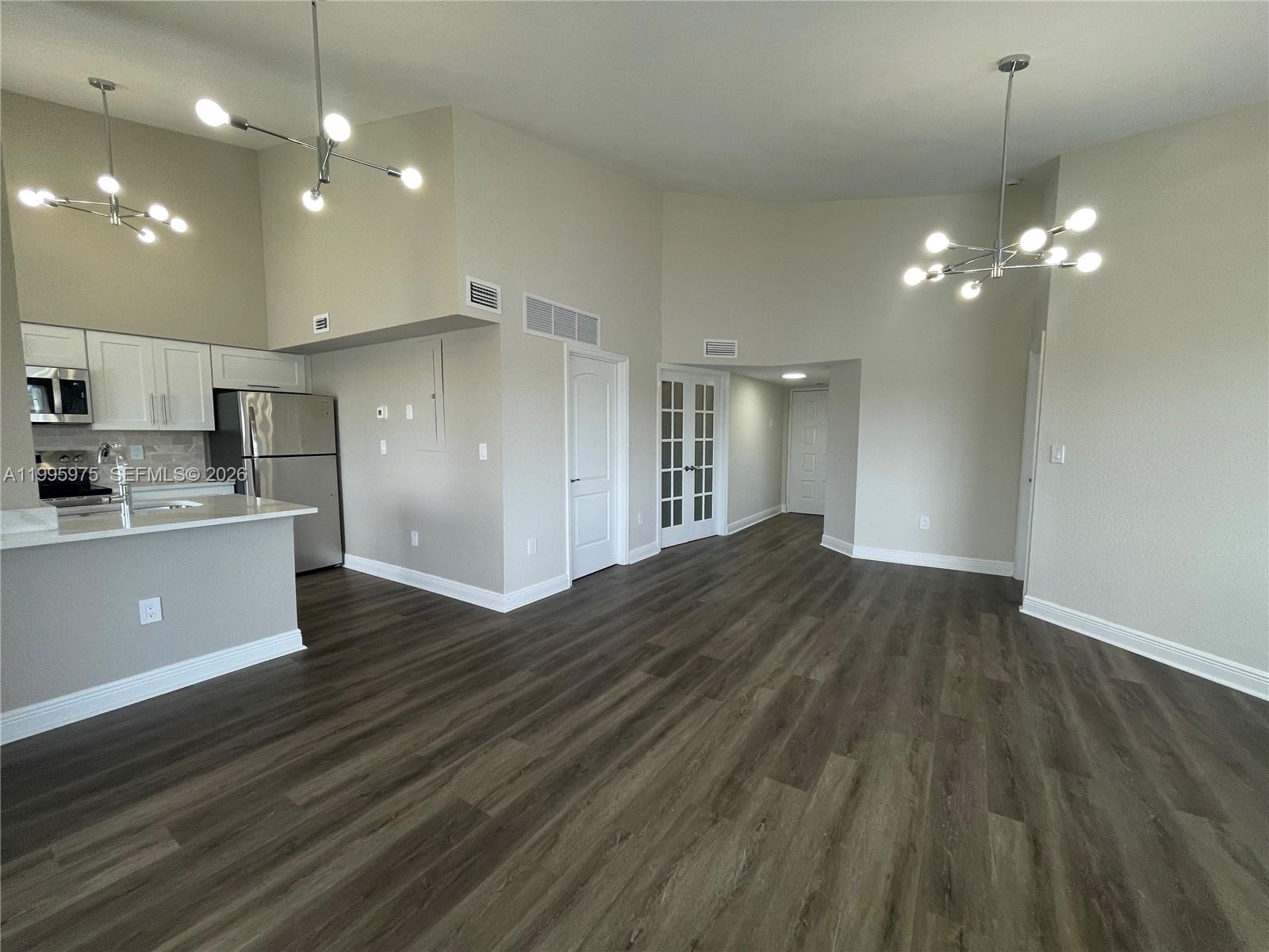 LAKEVIEW CLUB CONDO - Residential Lease