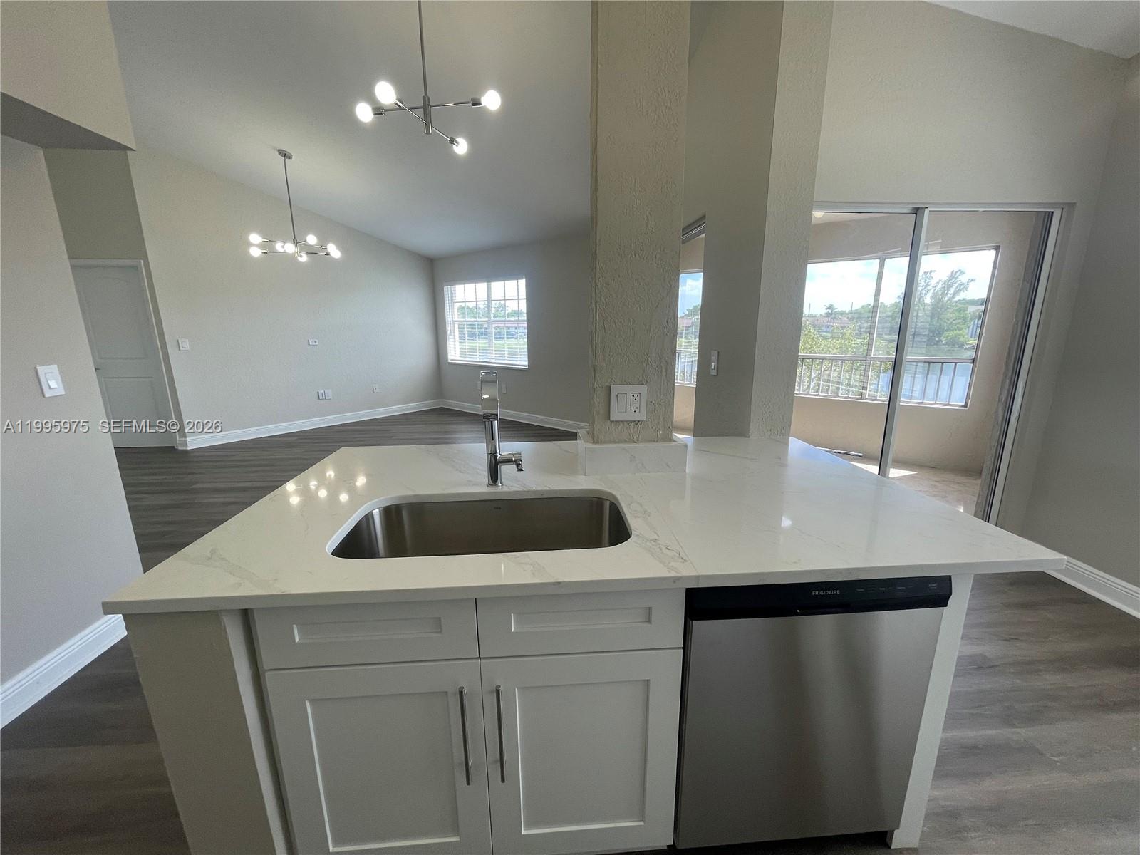 LAKEVIEW CLUB CONDO - Residential Lease