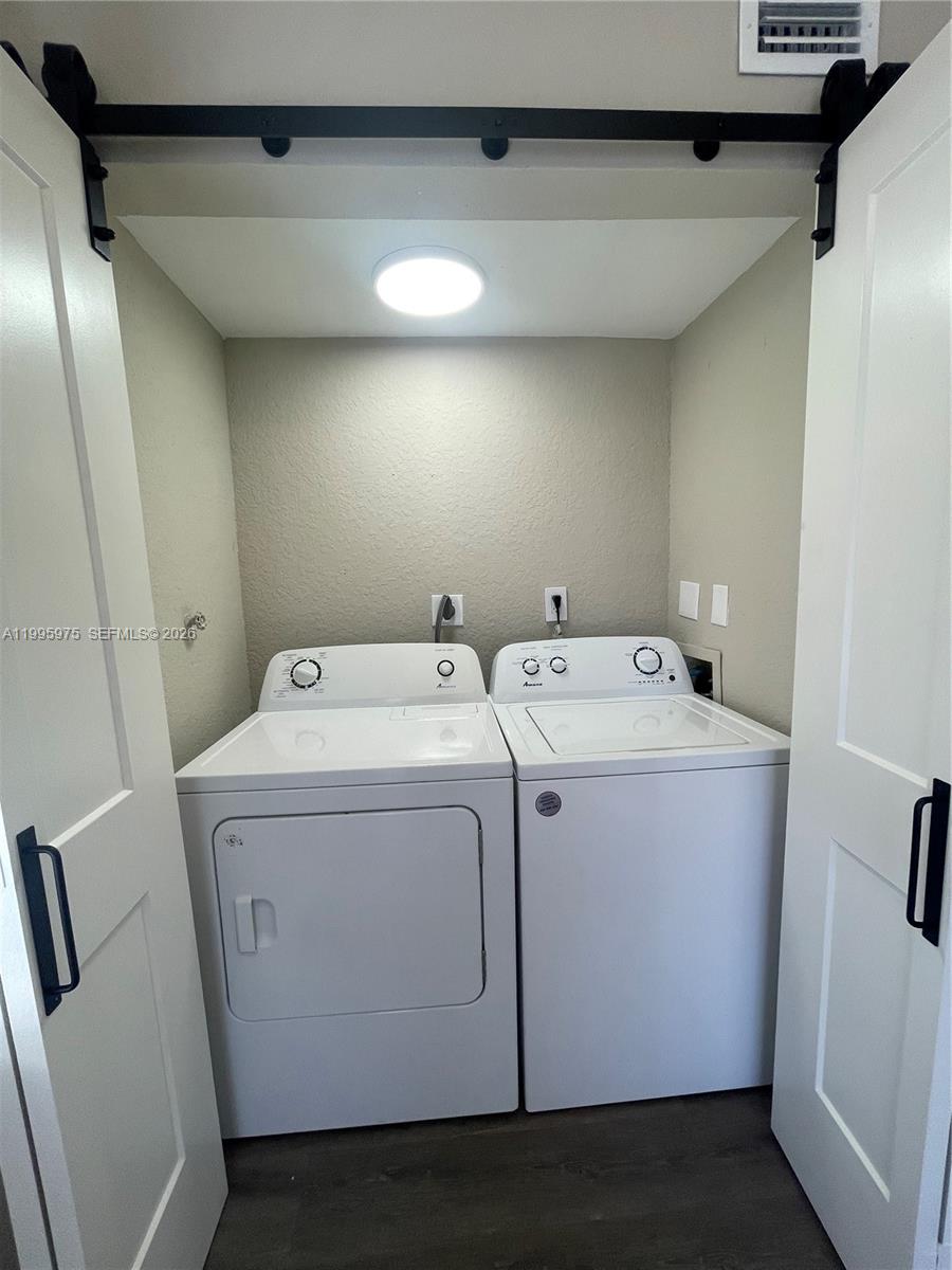 LAKEVIEW CLUB CONDO - Residential Lease