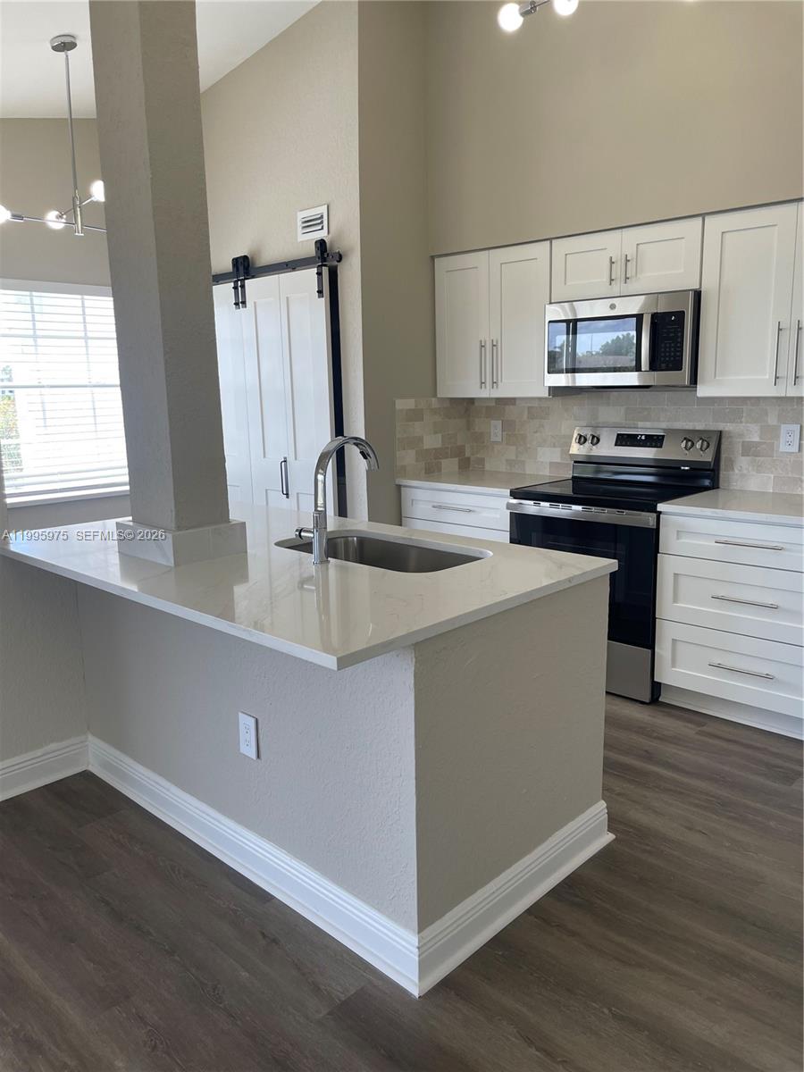 LAKEVIEW CLUB CONDO - Residential Lease