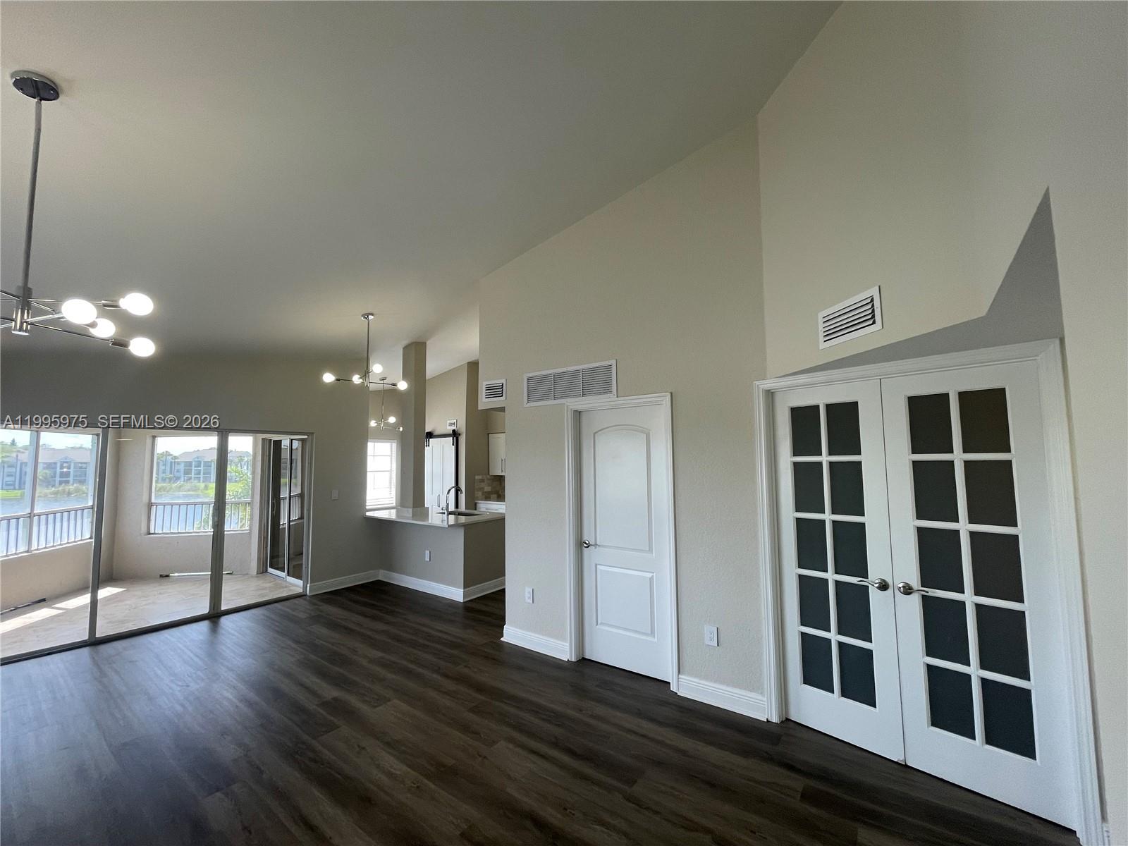 LAKEVIEW CLUB CONDO - Residential Lease