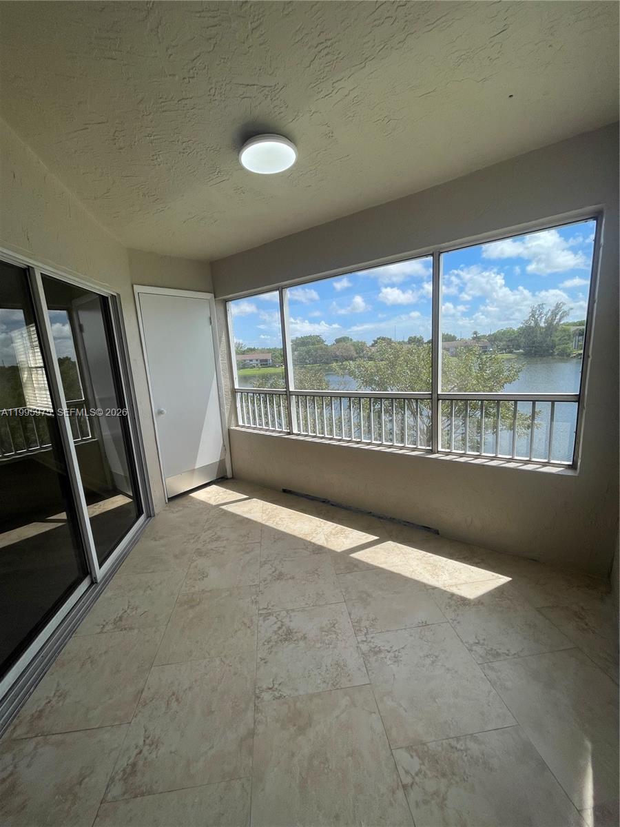 LAKEVIEW CLUB CONDO - Residential Lease