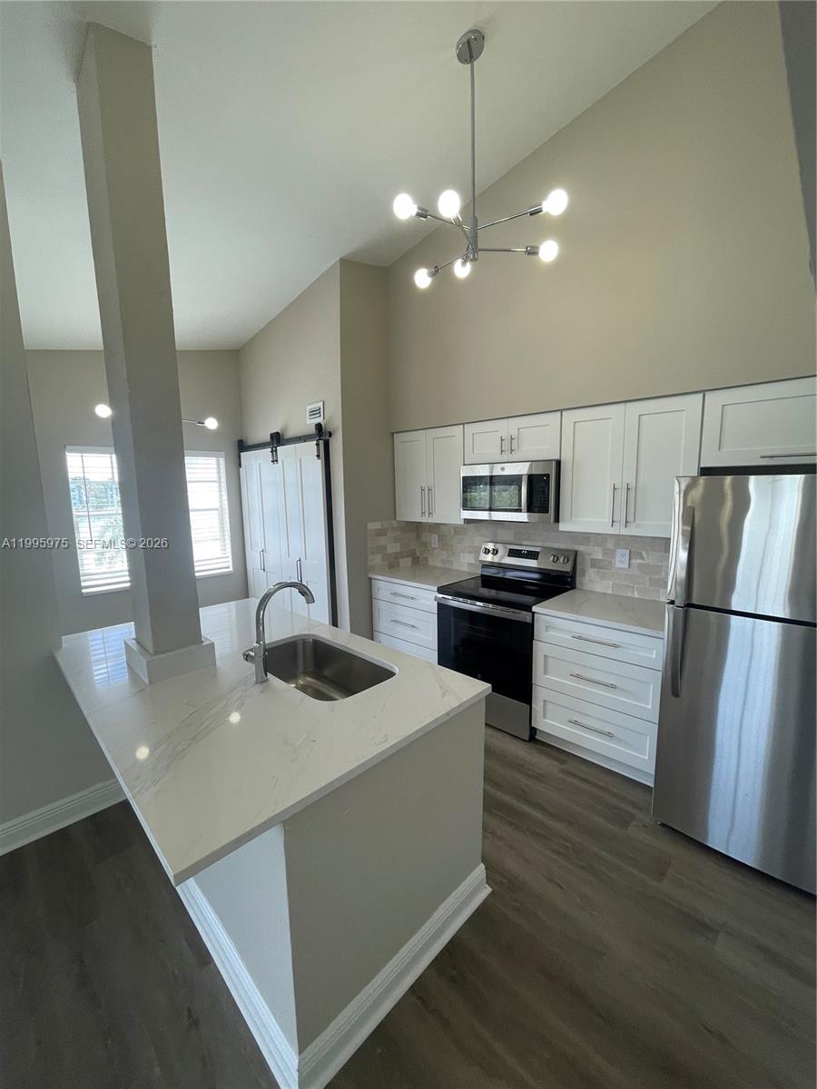 LAKEVIEW CLUB CONDO - Residential Lease