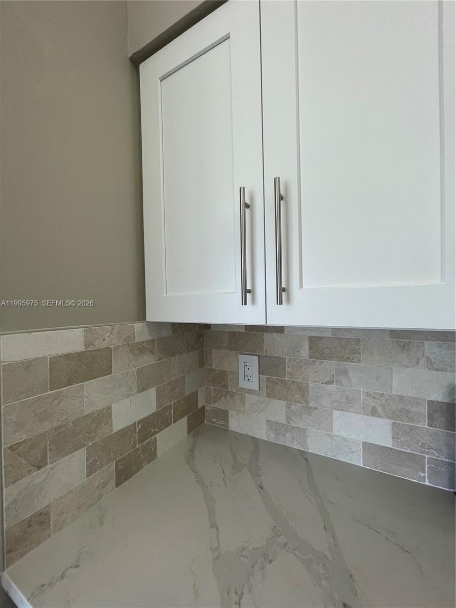 LAKEVIEW CLUB CONDO - Residential Lease
