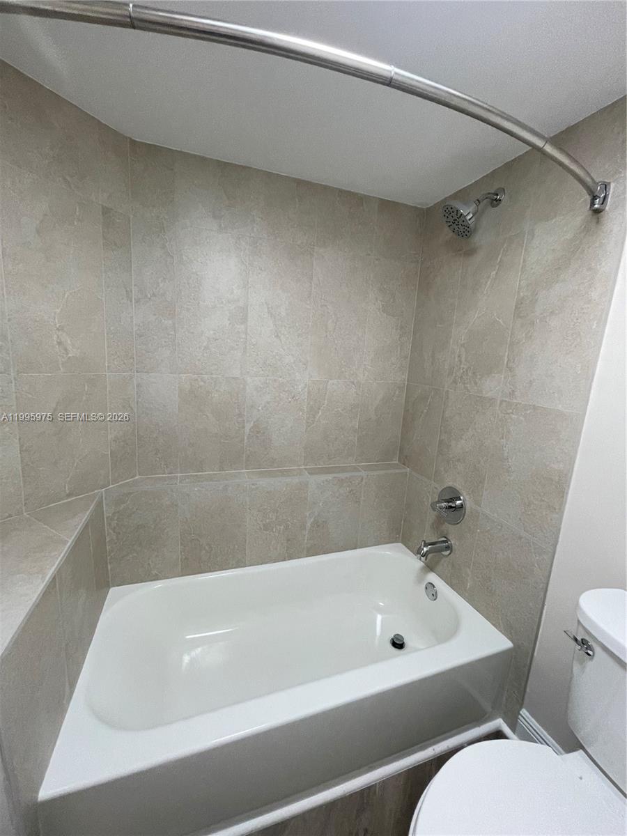 LAKEVIEW CLUB CONDO - Residential Lease