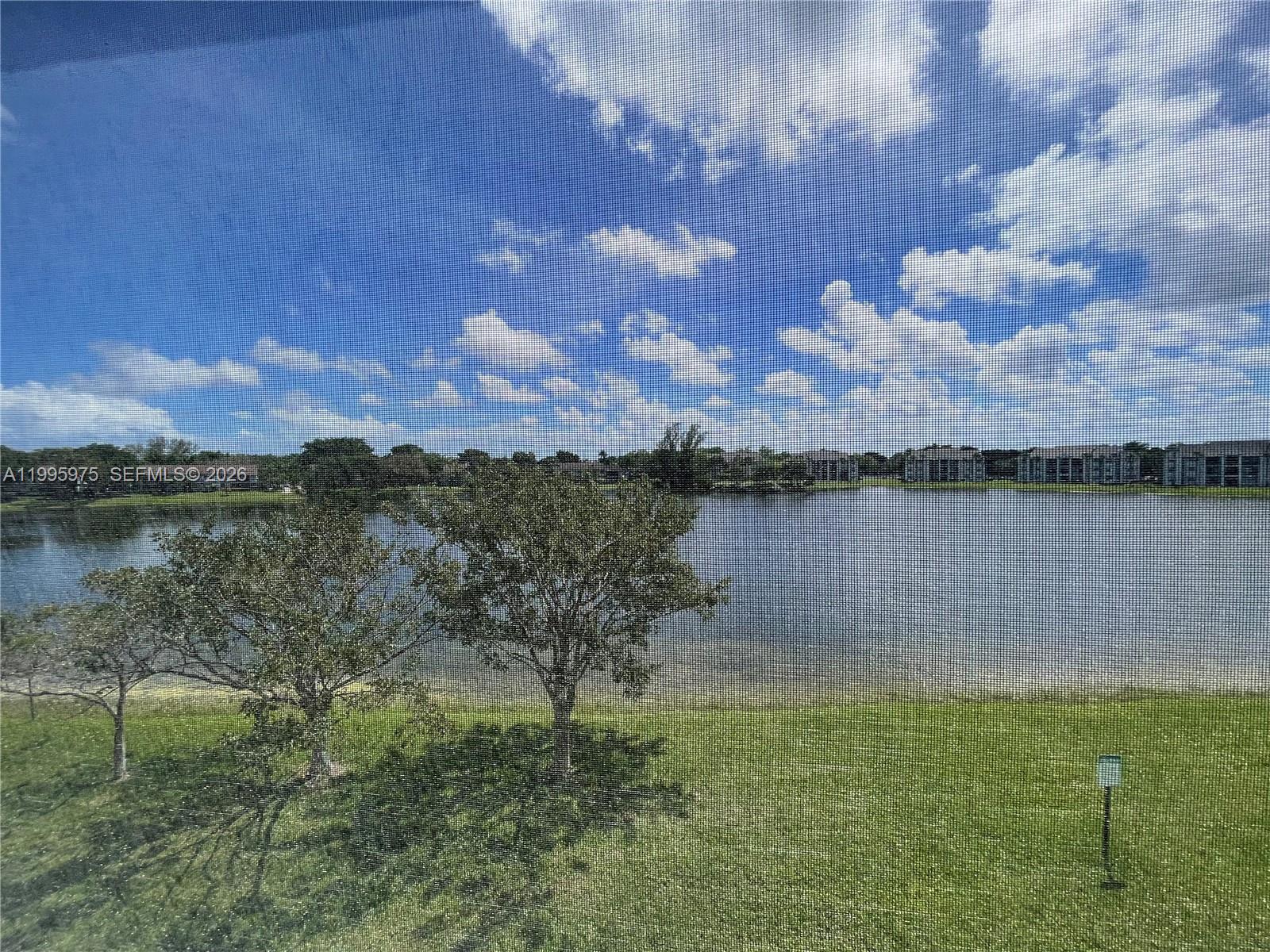 LAKEVIEW CLUB CONDO - Residential Lease