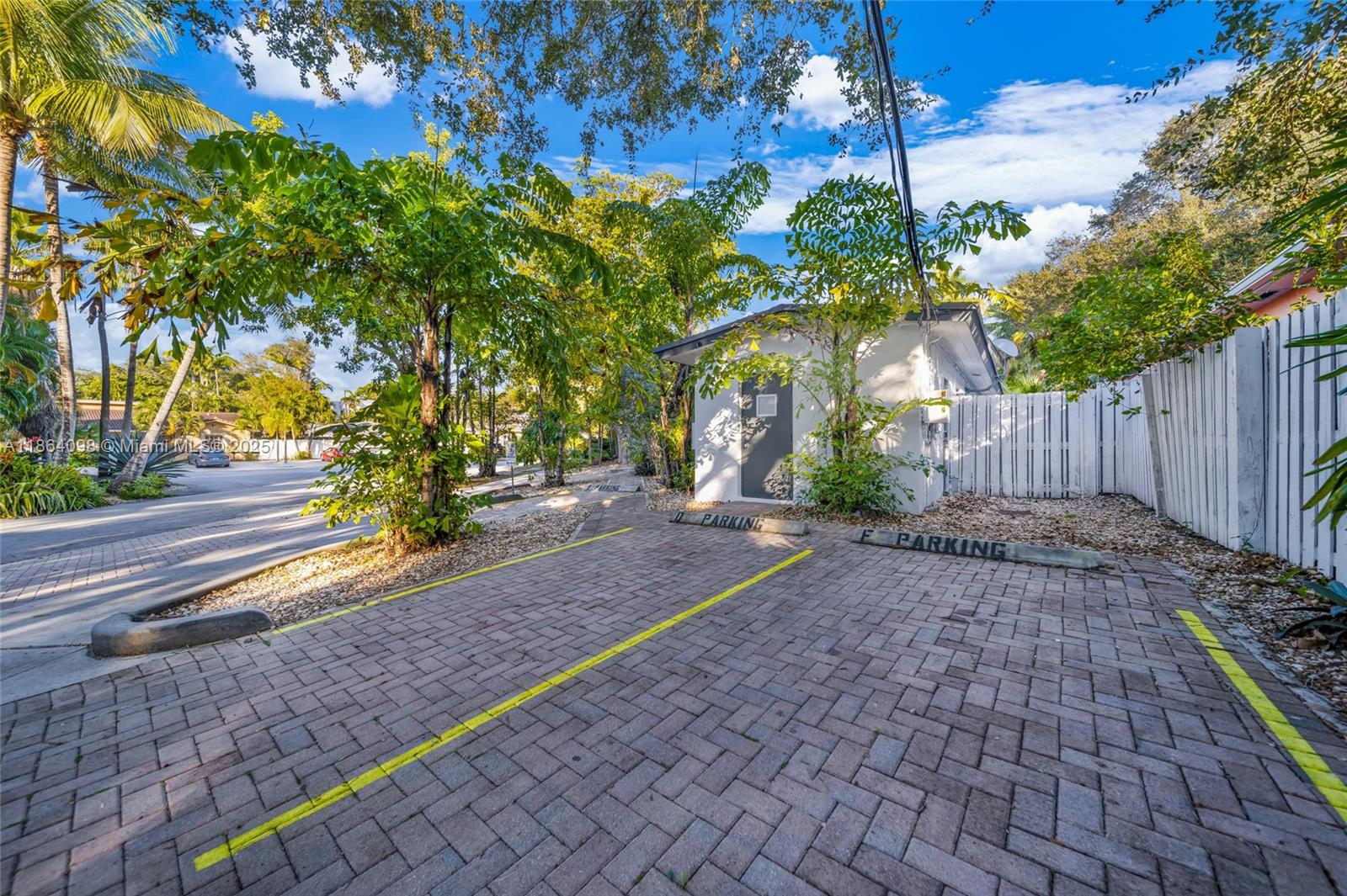 VICTORIA PARK CORR AMEN P - Residential Lease