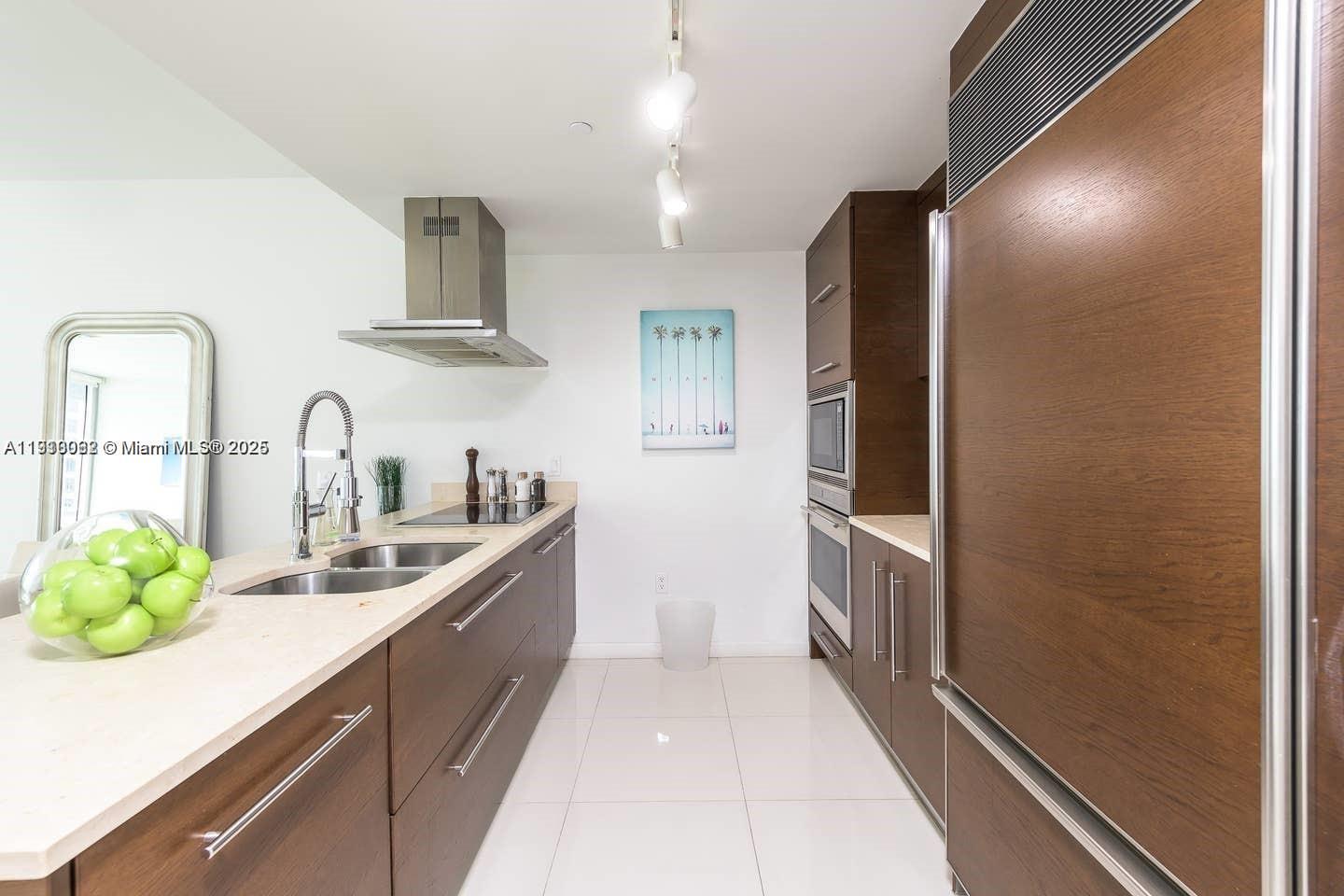 ICON BRICKELL CONDO NO 3 - Residential Lease