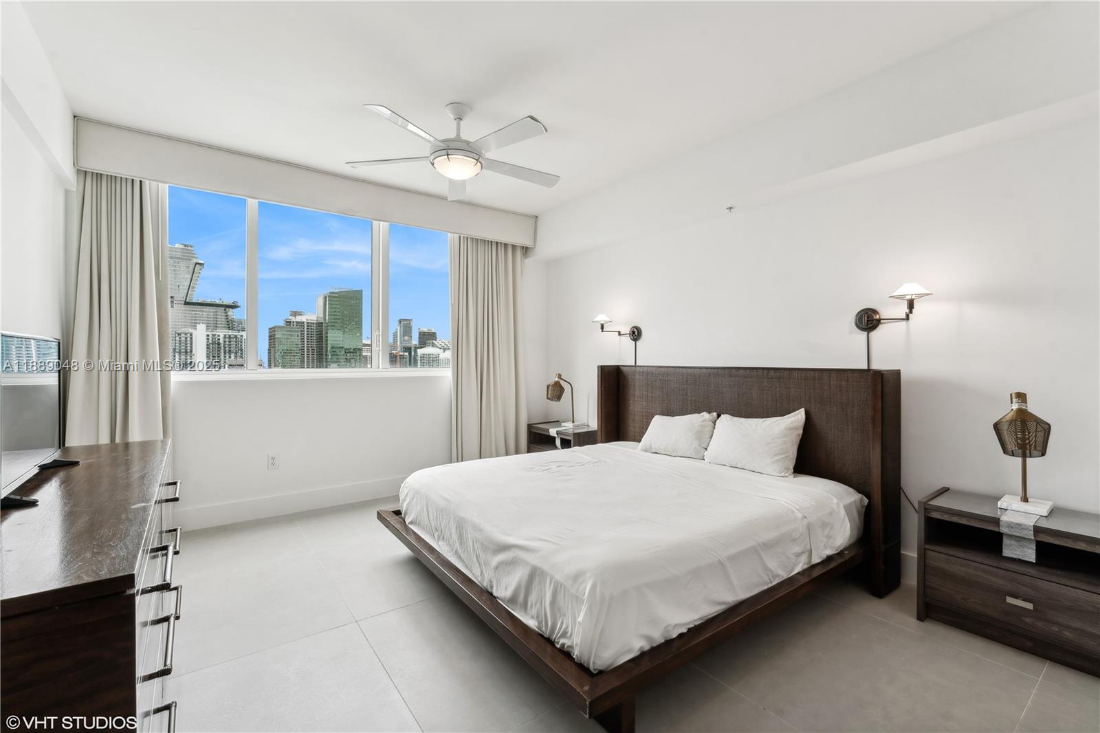 VIZCAYNE NORTH CONDO - Residential