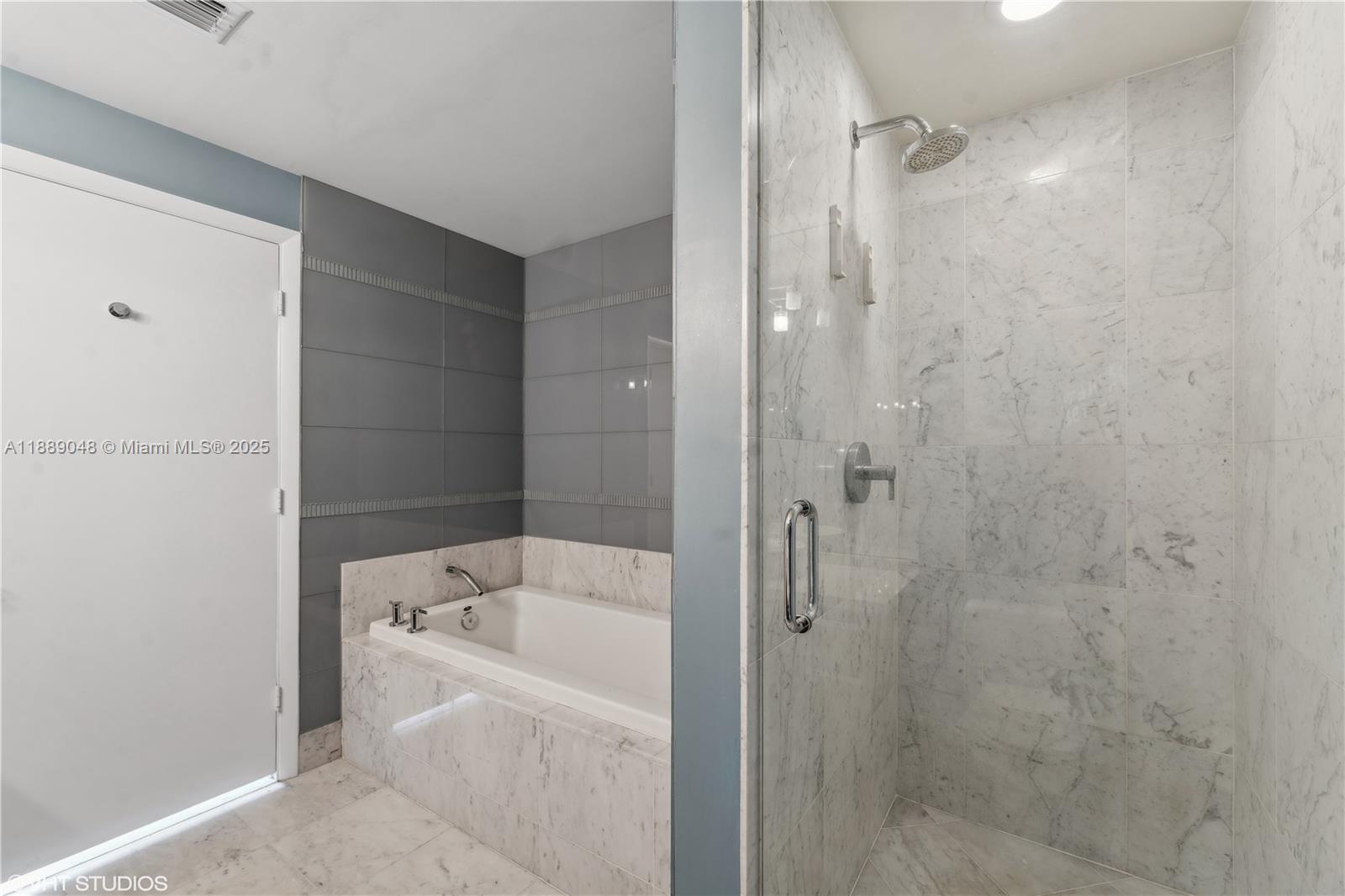 VIZCAYNE NORTH CONDO - Residential