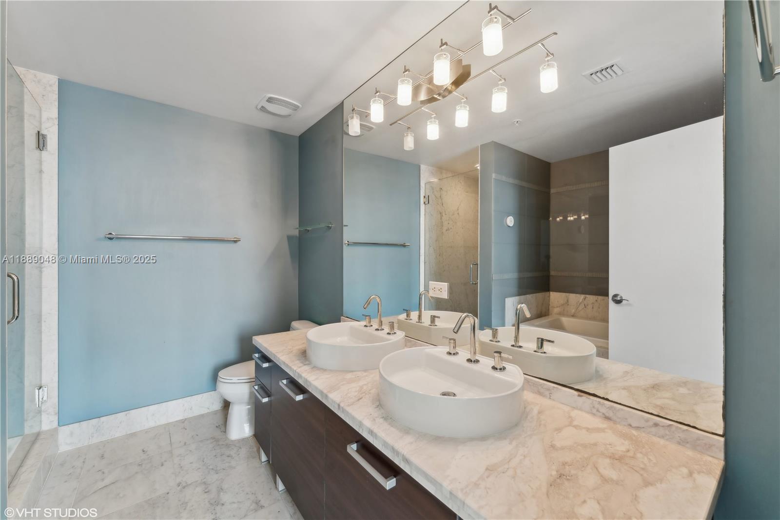 VIZCAYNE NORTH CONDO - Residential