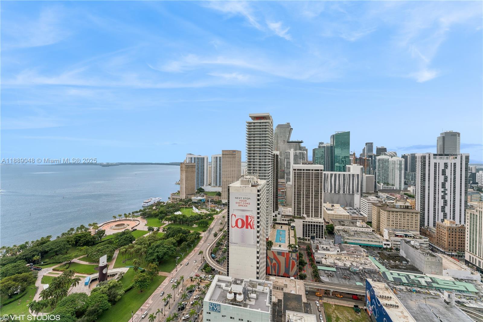 VIZCAYNE NORTH CONDO - Residential