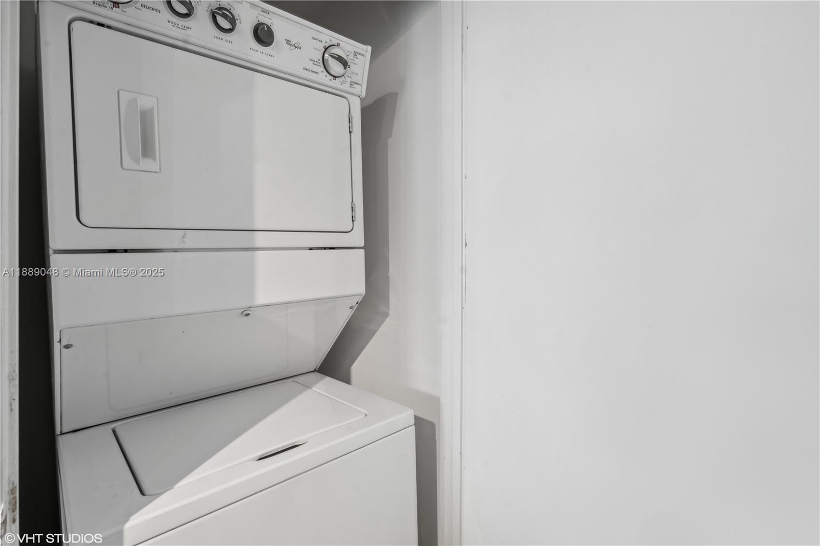 VIZCAYNE NORTH CONDO - Residential