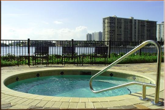 PORTO BELLAGIO CONDO - Residential