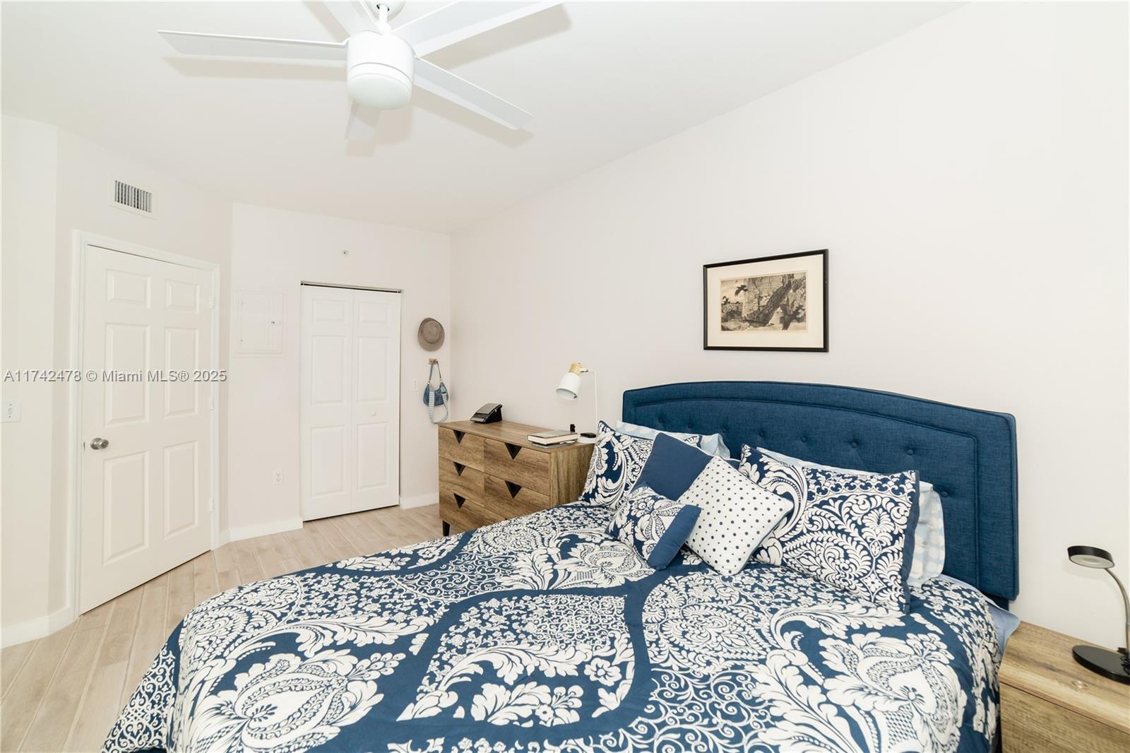 PORTO BELLAGIO CONDO - Residential