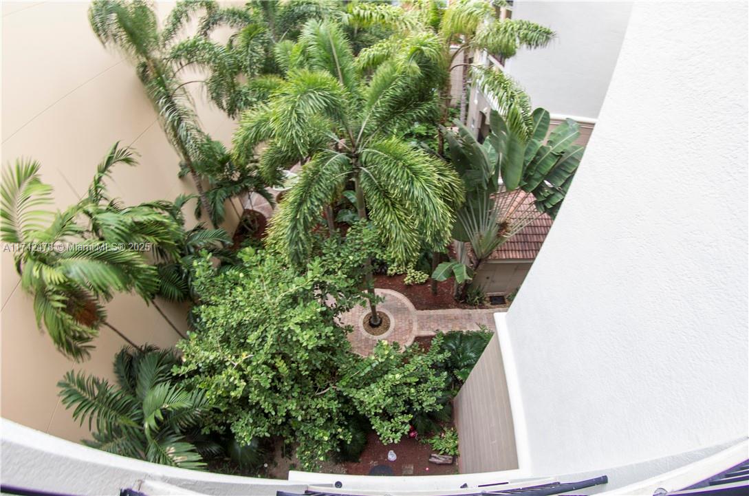 PORTO BELLAGIO CONDO - Residential