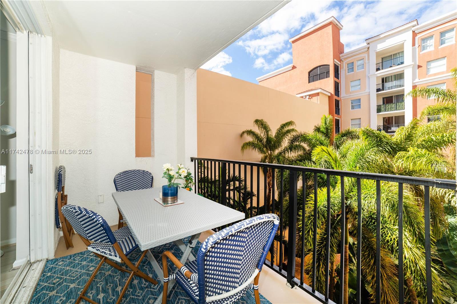 PORTO BELLAGIO CONDO - Residential