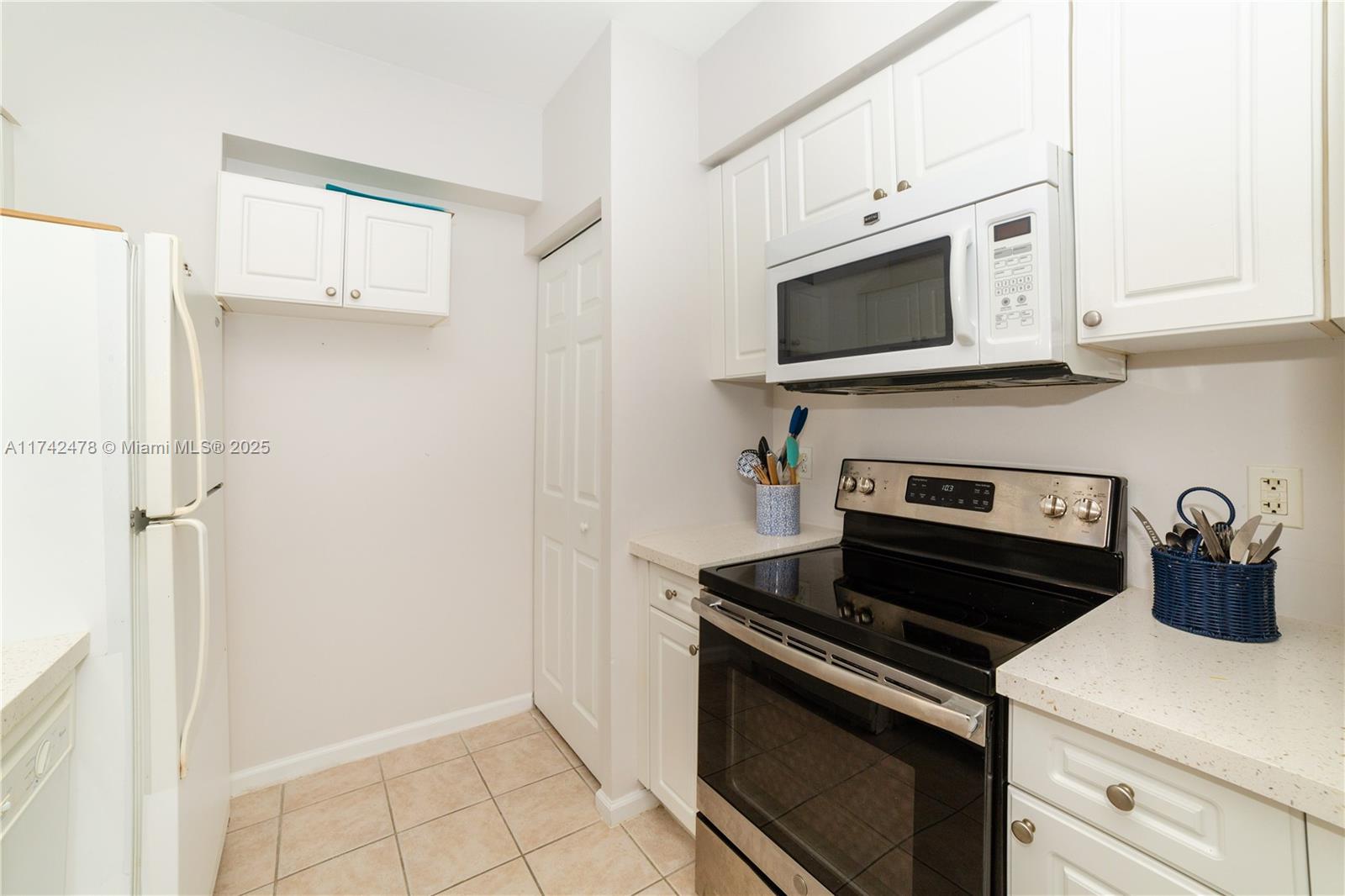 PORTO BELLAGIO CONDO - Residential