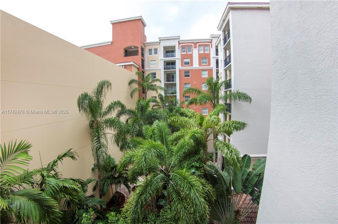 PORTO BELLAGIO CONDO - Residential