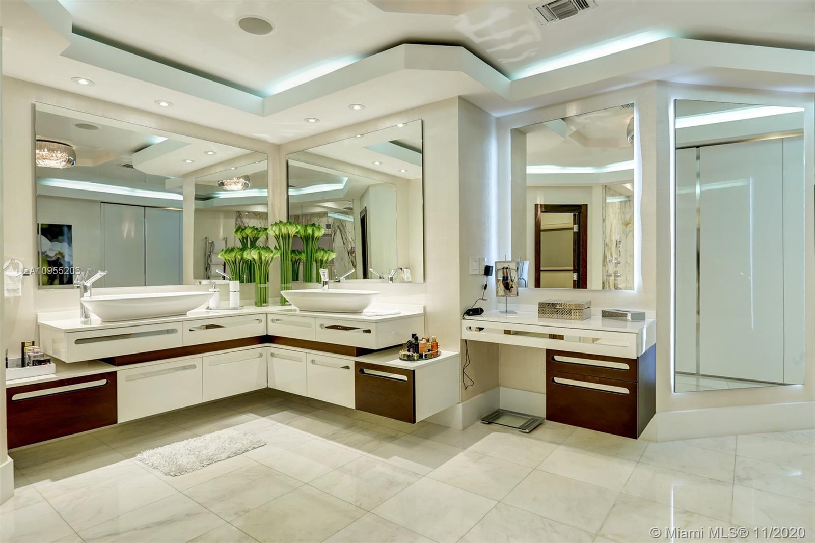 DORAL ESTATES - Residential