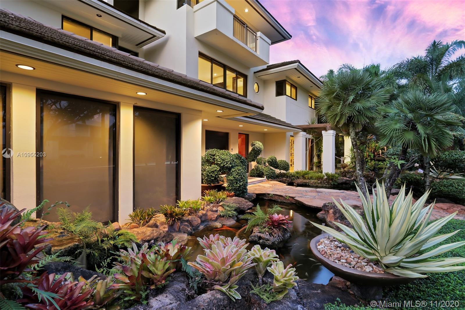 DORAL ESTATES - Residential