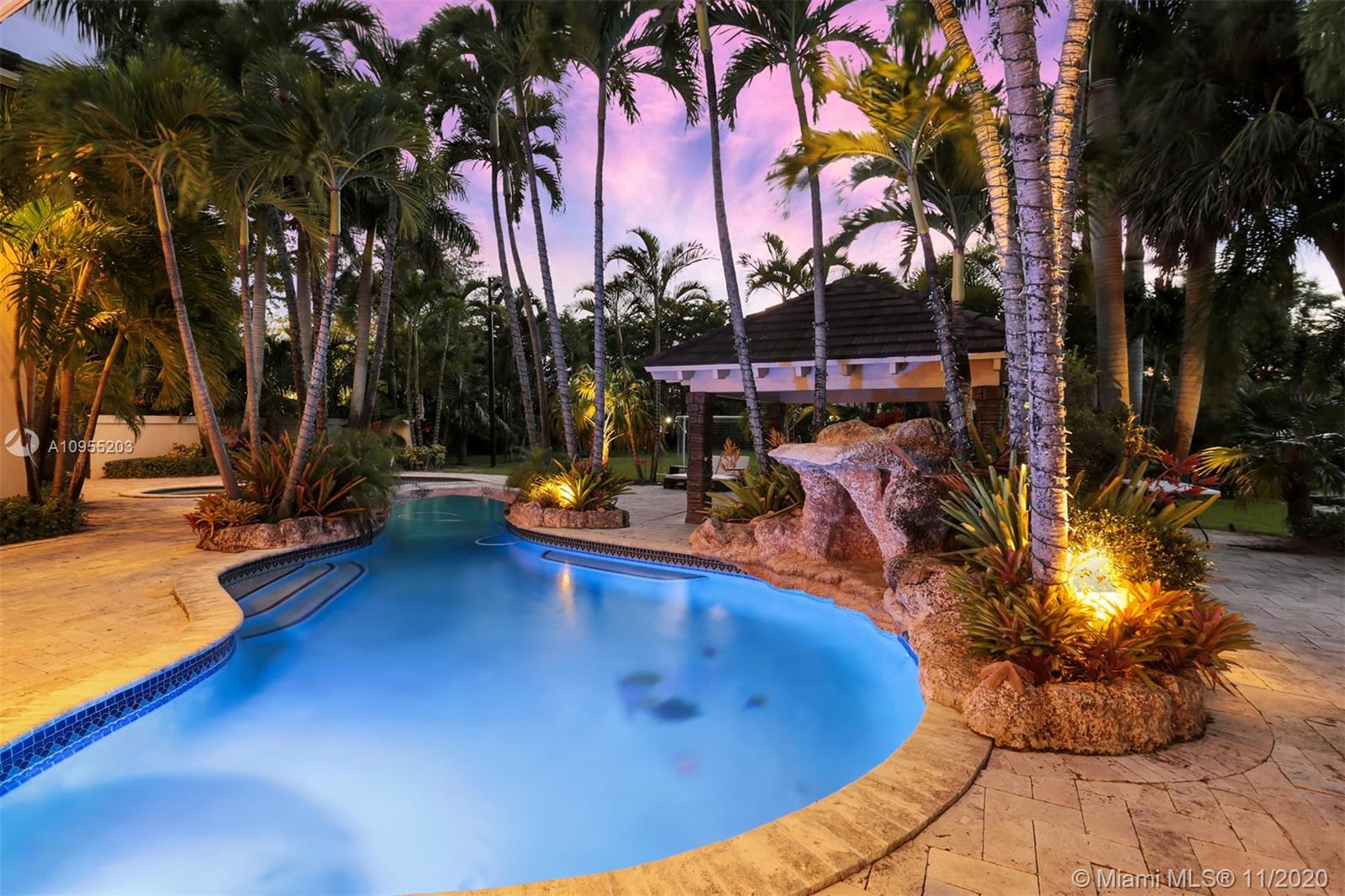 DORAL ESTATES - Residential