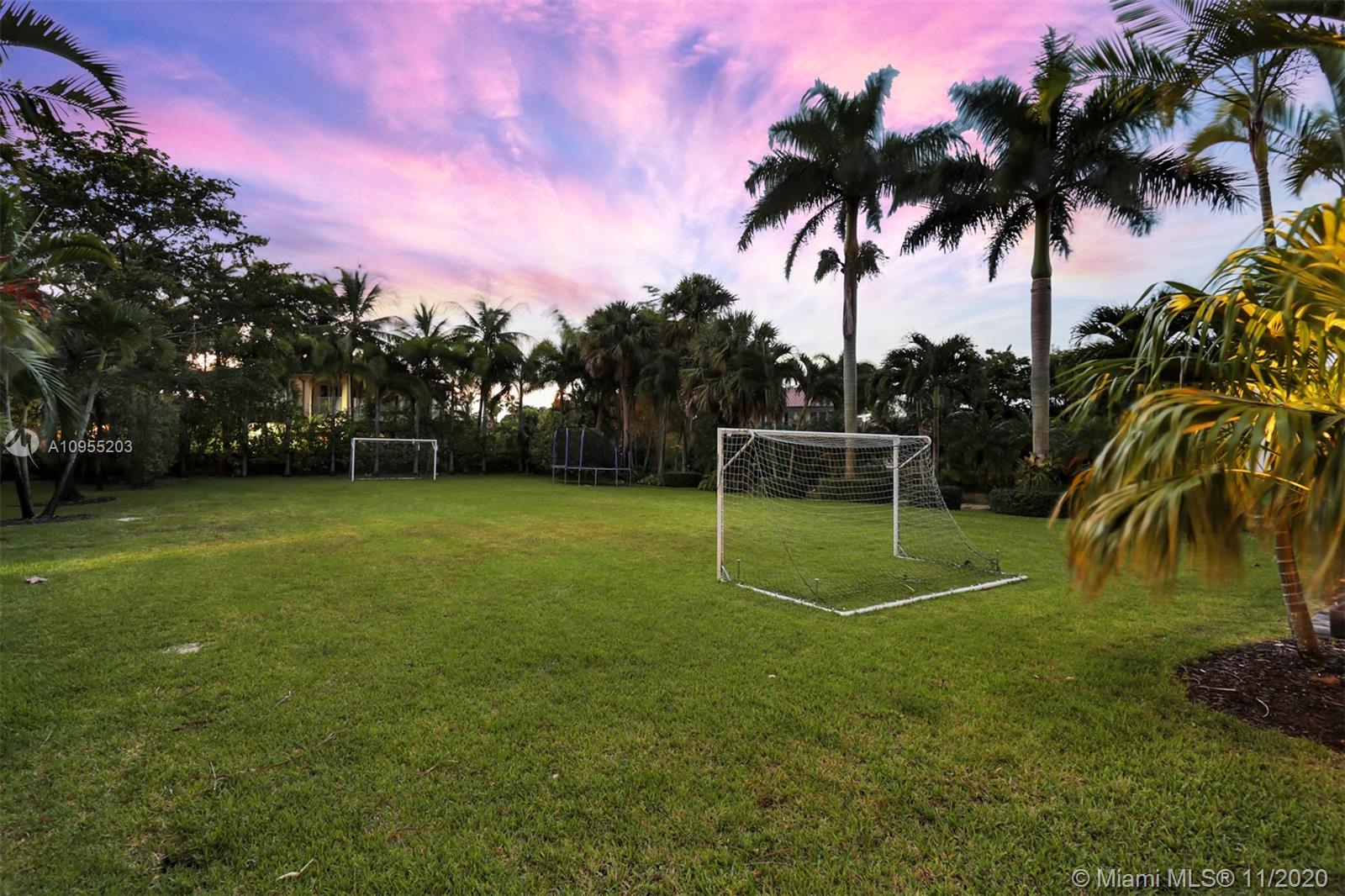 DORAL ESTATES - Residential