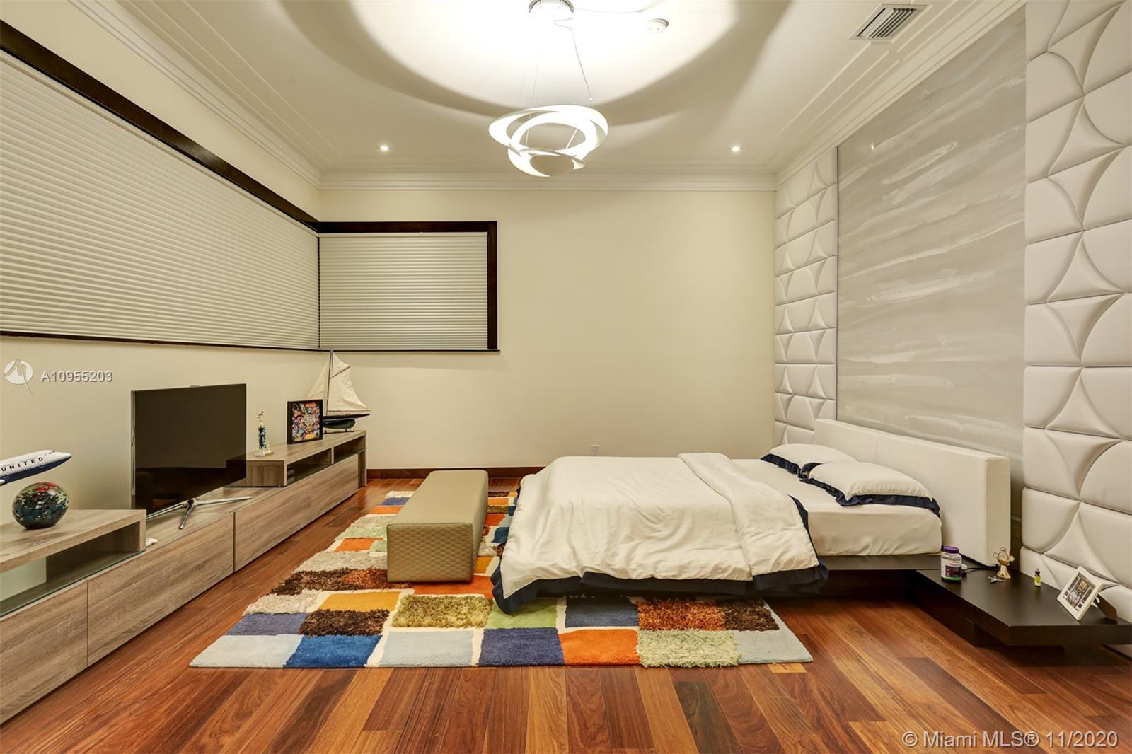 DORAL ESTATES - Residential