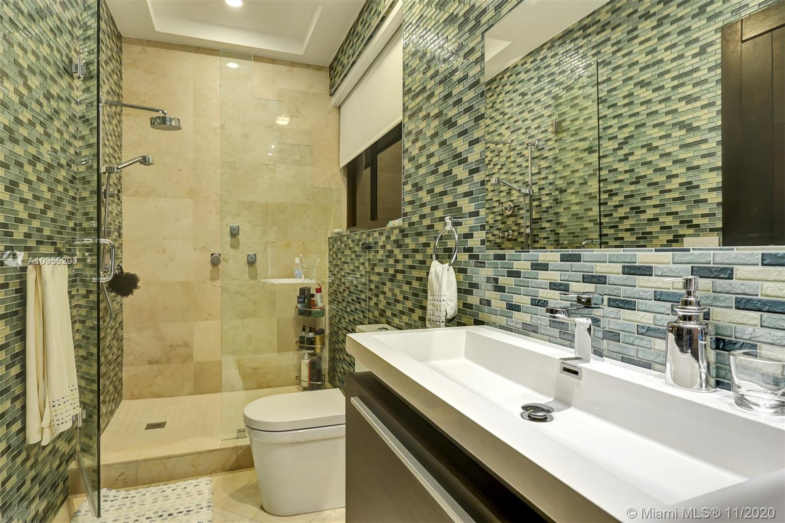 DORAL ESTATES - Residential