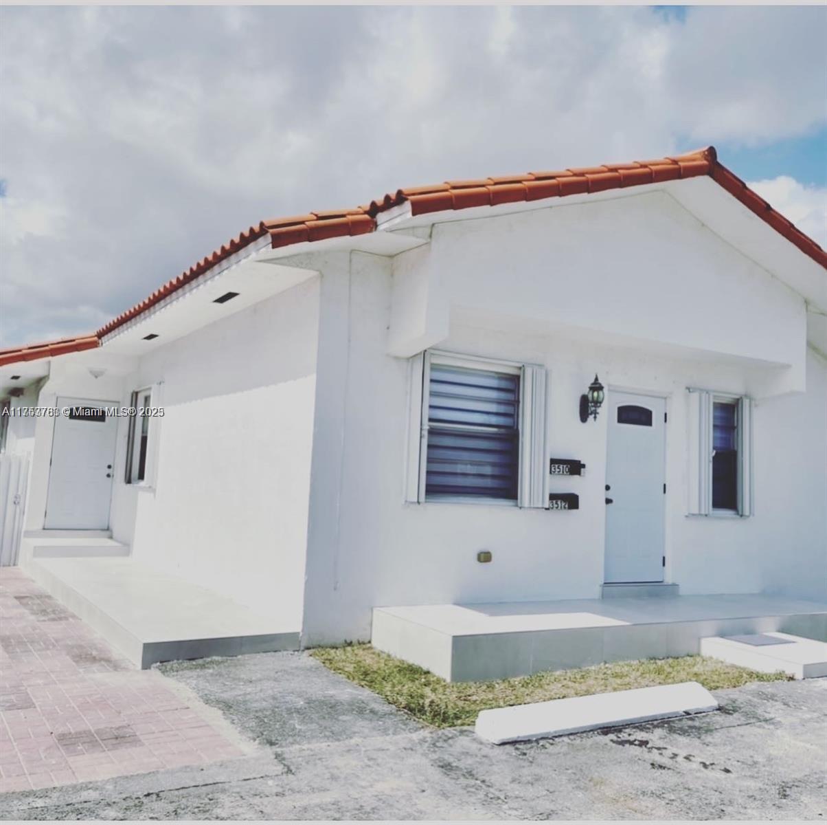 3512 Sw 88th Pl 3512, Miami, Broward County, Florida - 3 Bedrooms  
2 Bathrooms - 