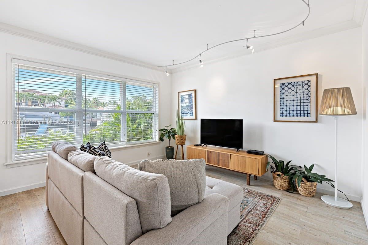 VISTA DEL SOL CONDO - Residential Lease