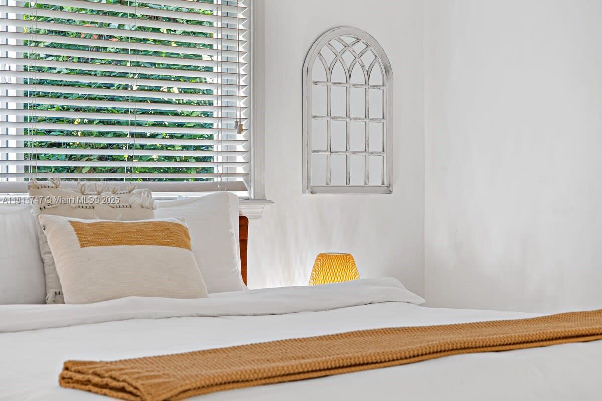 VISTA DEL SOL CONDO - Residential Lease
